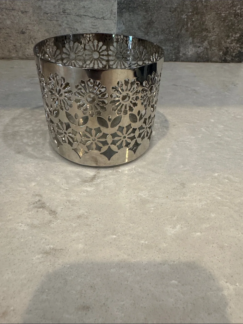 Bath & Body Works single wi in candle holder -Silver Floral Cutout Design
